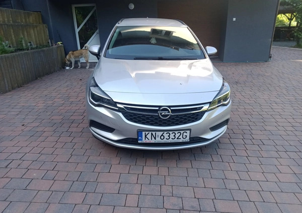 Opel Astra cena 48900 przebieg: 87500, rok produkcji 2017 z Zabłudów małe 67